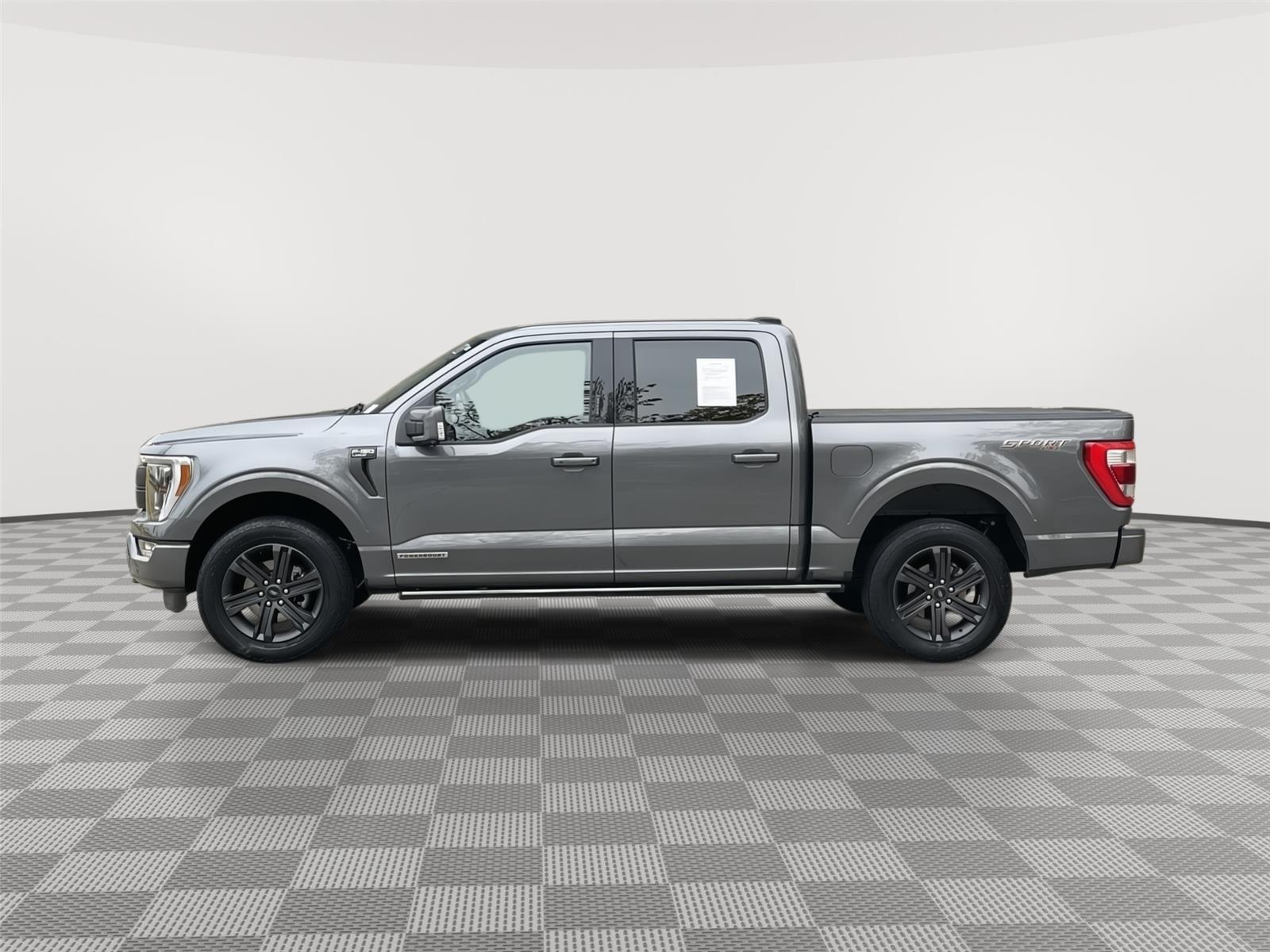 2023 Ford F-150 Lariat photo 2
