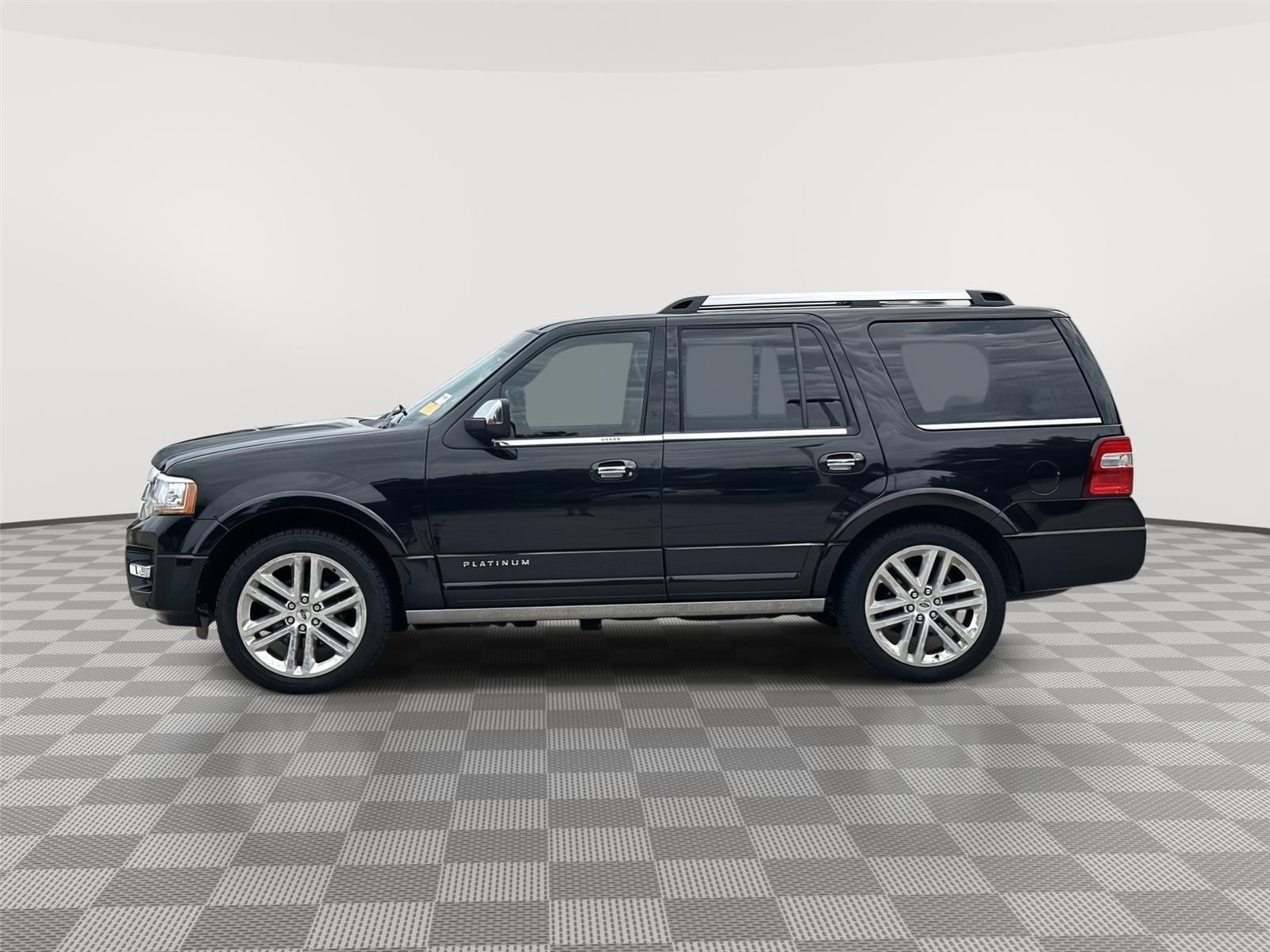 Used 2015 Ford Expedition Platinum with VIN 1FMJU1MT3FEF17948 for sale in Kansas City