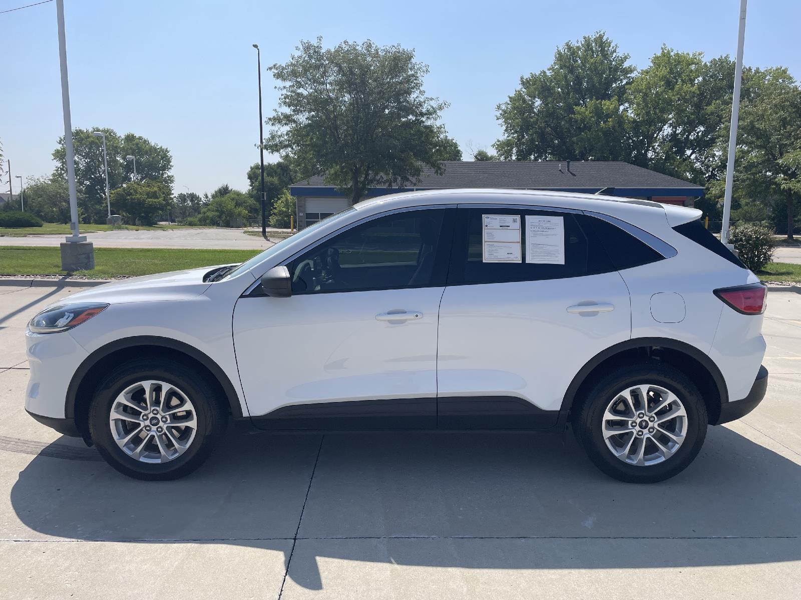 Used 2022 Ford Escape SE with VIN 1FMCU9G6XNUB60026 for sale in Lincoln, NE