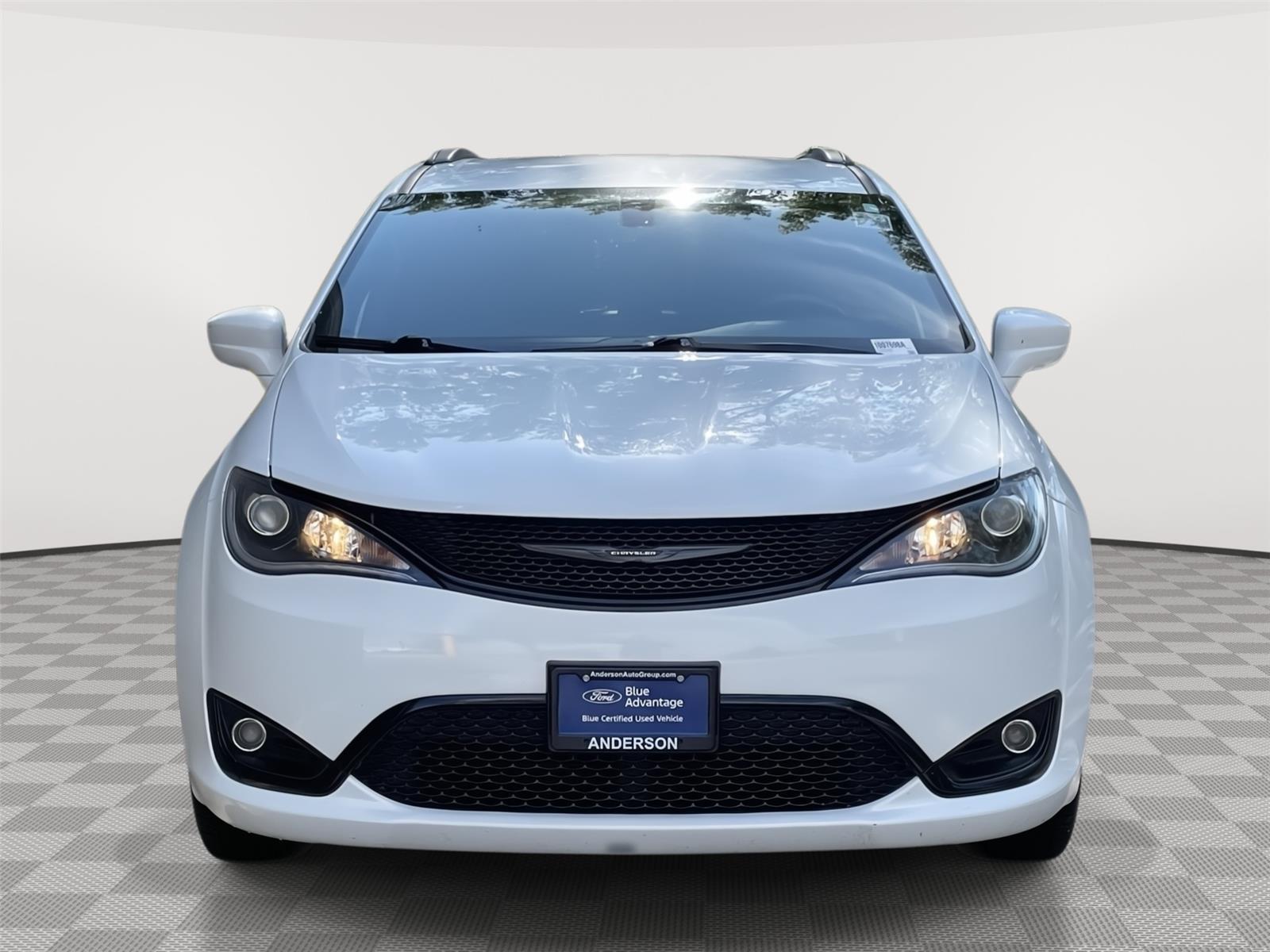 2019 Chrysler Pacifica Touring Plus photo 3