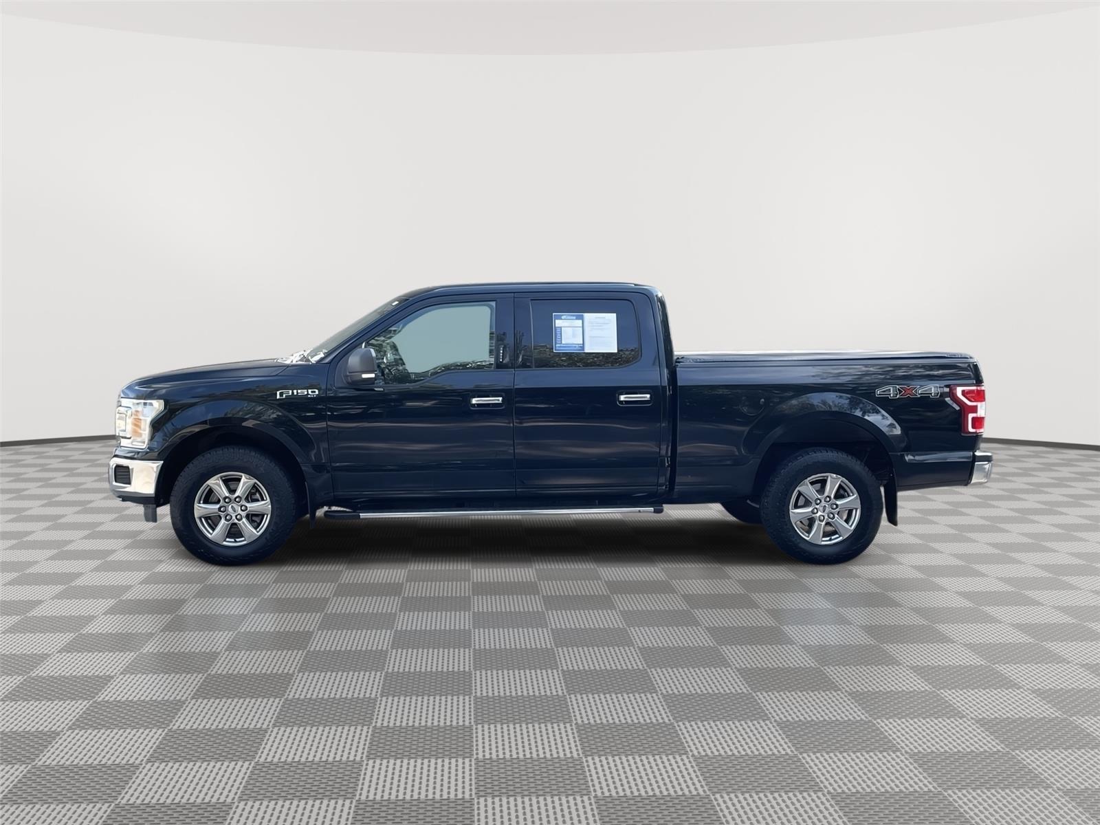 2018 Ford F-150 XLT photo 2