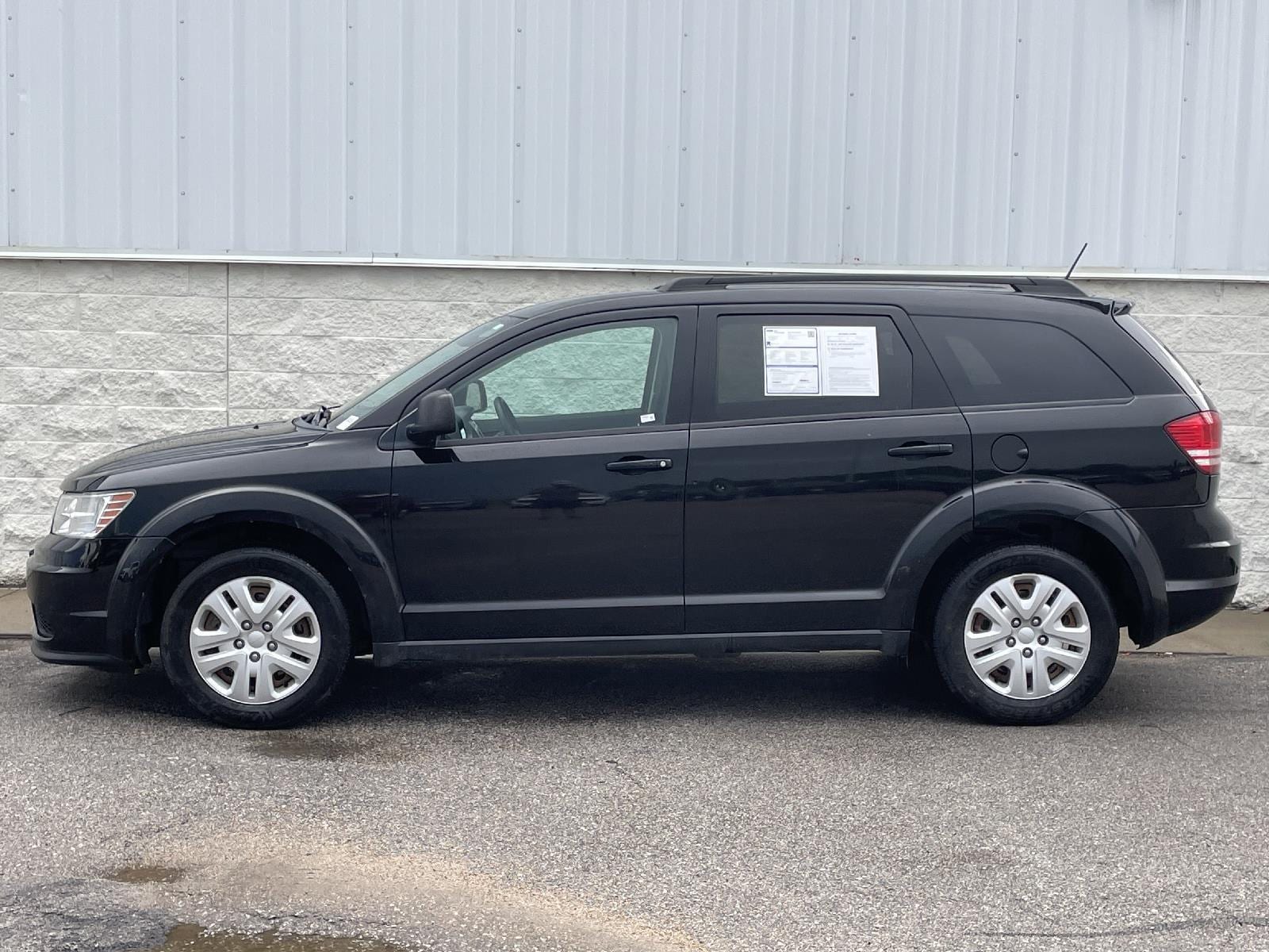 Used 2018 Dodge Journey SE with VIN 3C4PDCAB2JT384517 for sale in Lincoln, NE