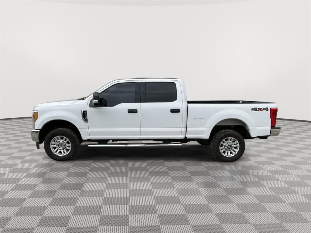 Used 2017 Ford Super Duty F-250 XLT Truck Crew Cab