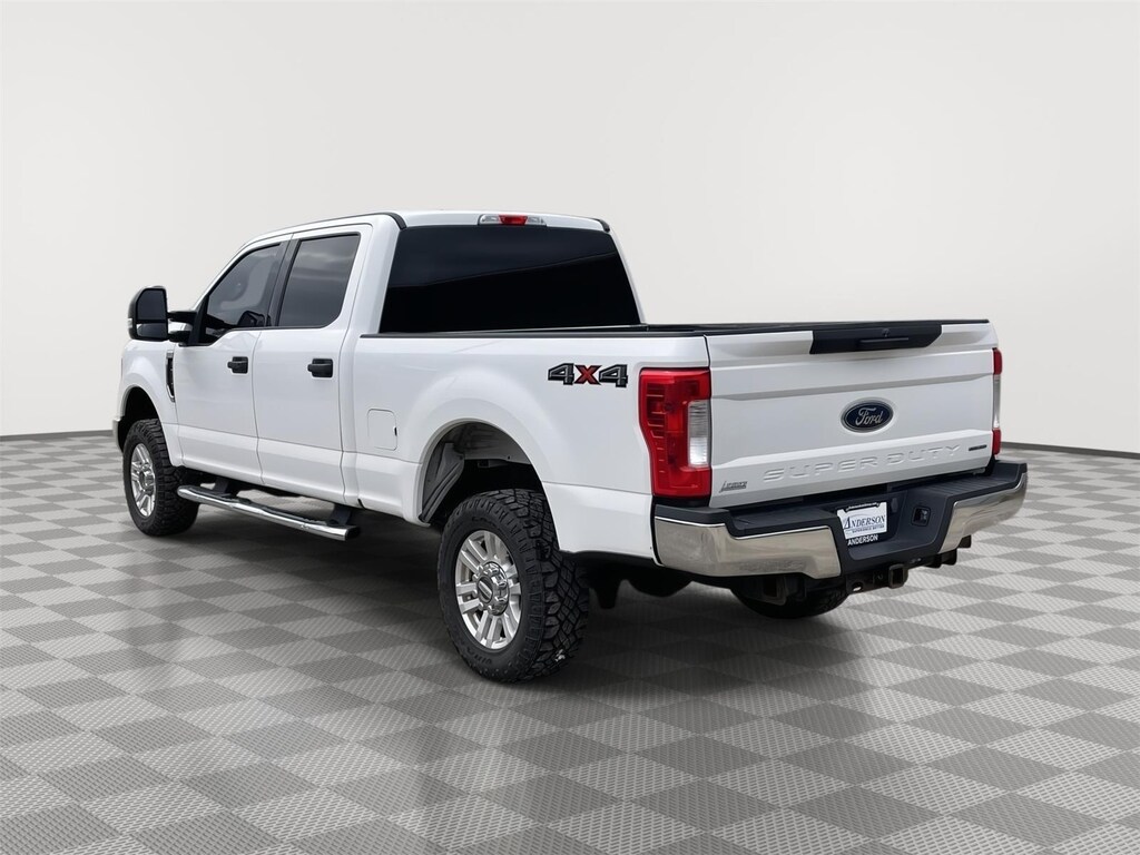 Used 2017 Ford Super Duty F-250 XLT Truck Crew Cab