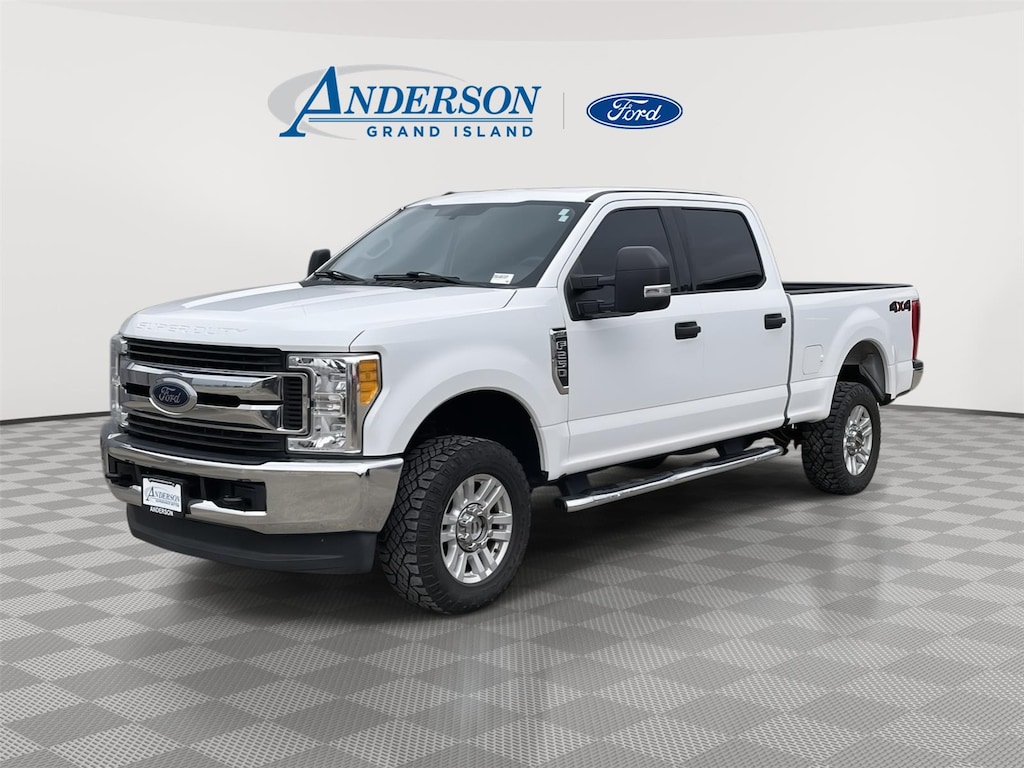 Used 2017 Ford Super Duty F-250 XLT Truck Crew Cab