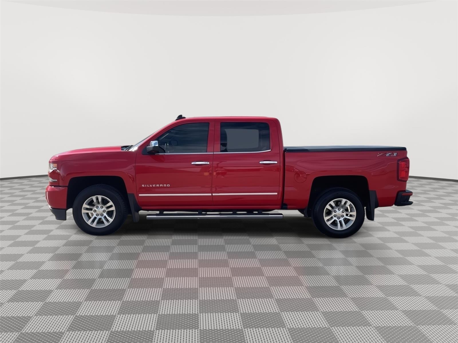 2018 Chevrolet Silverado 1500 LTZ photo 2