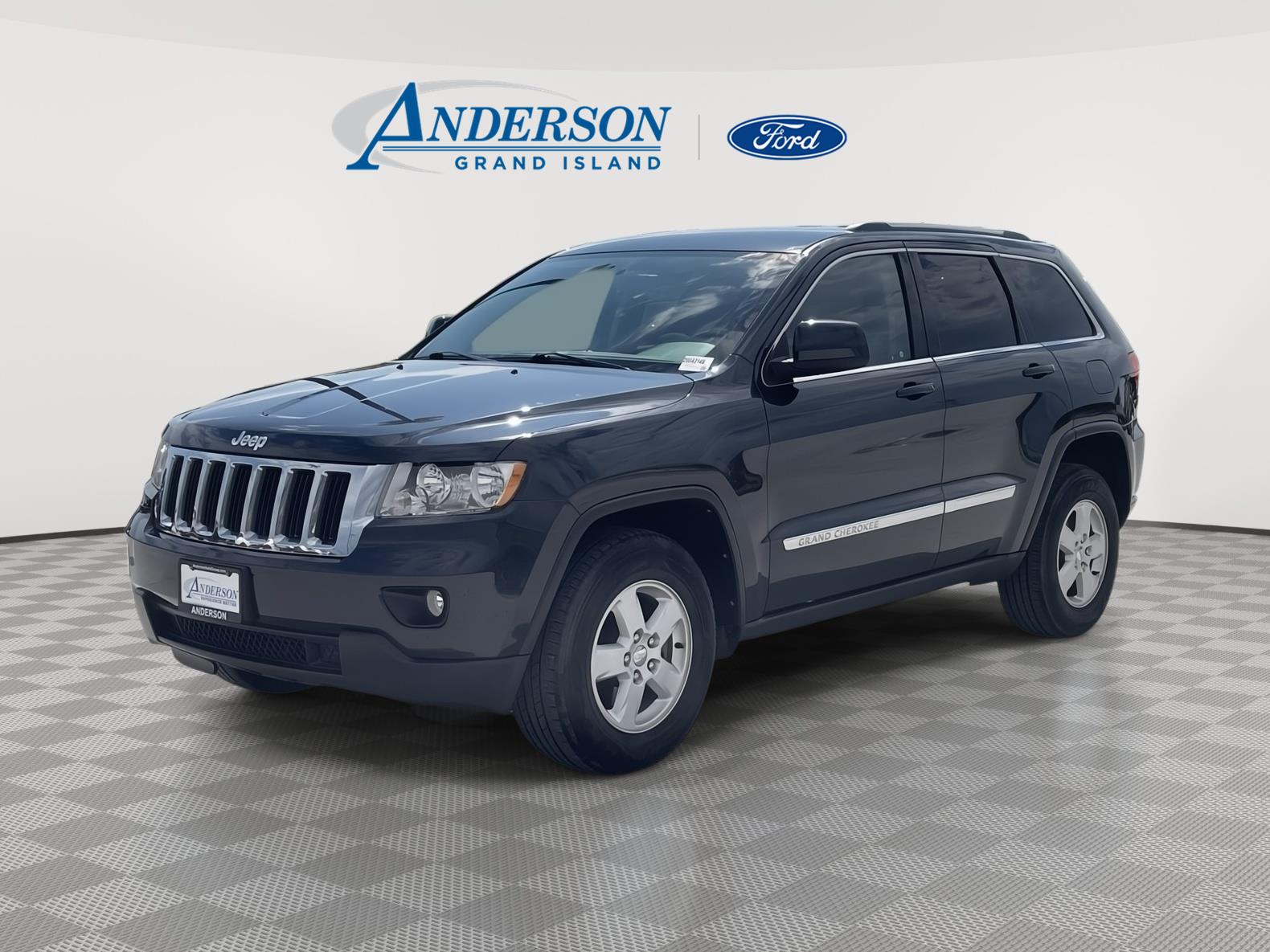 Used 2013 Jeep Grand Cherokee Laredo with VIN 1C4RJFAG3DC626004 for sale in Grand Island, NE
