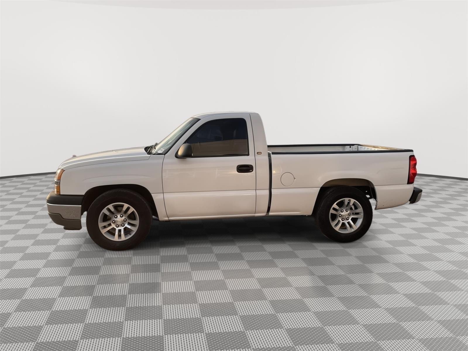 Used 2005 Chevrolet Silverado 1500 Work Truck with VIN 1GCEC14X45Z319902 for sale in Lincoln, NE