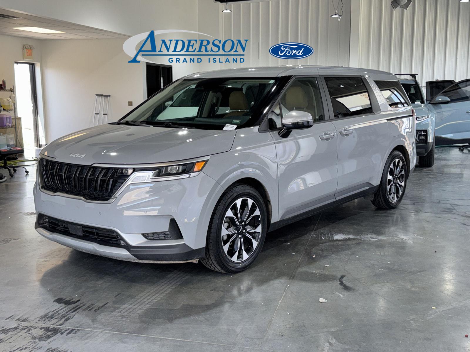 2024 Kia Sedona EX's photo