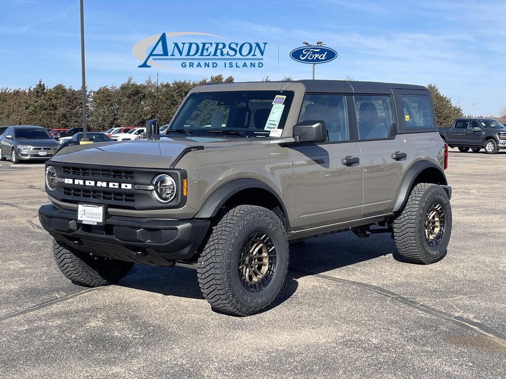 New 2025 Ford Bronco Base SUV