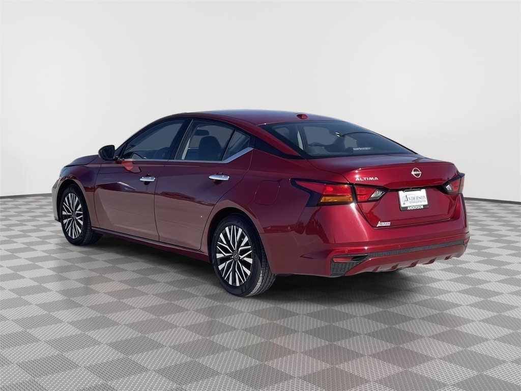 2025 Nissan Altima SV photo 3
