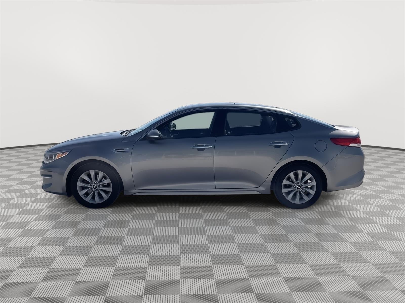 Used 2016 Kia Optima EX with VIN 5XXGU4L39GG108514 for sale in Grand Island, NE