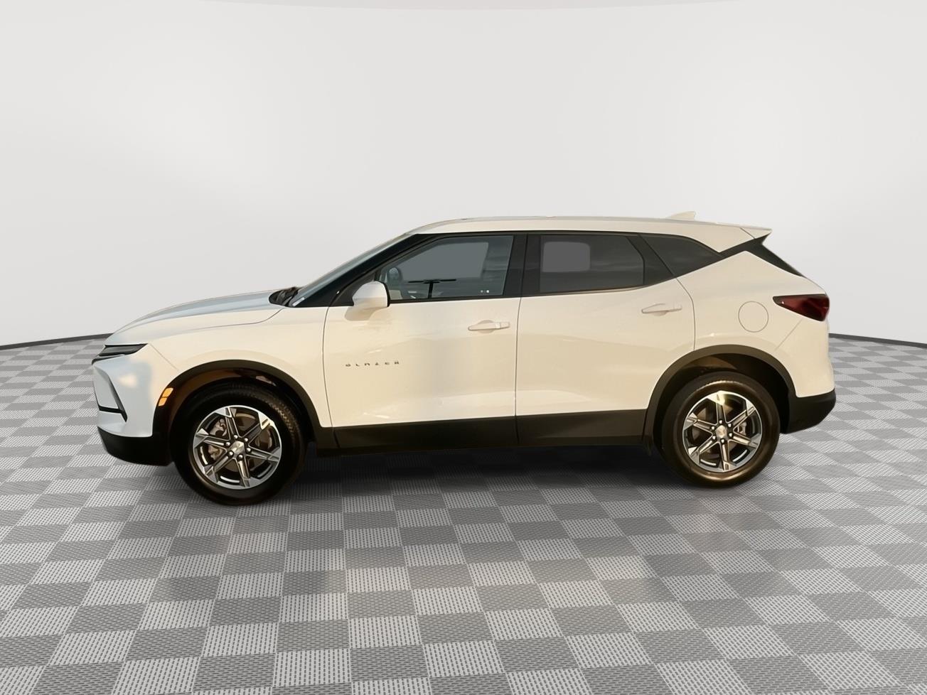 Used 2023 Chevrolet Blazer 2LT with VIN 3GNKBHR49PS120235 for sale in Kansas City