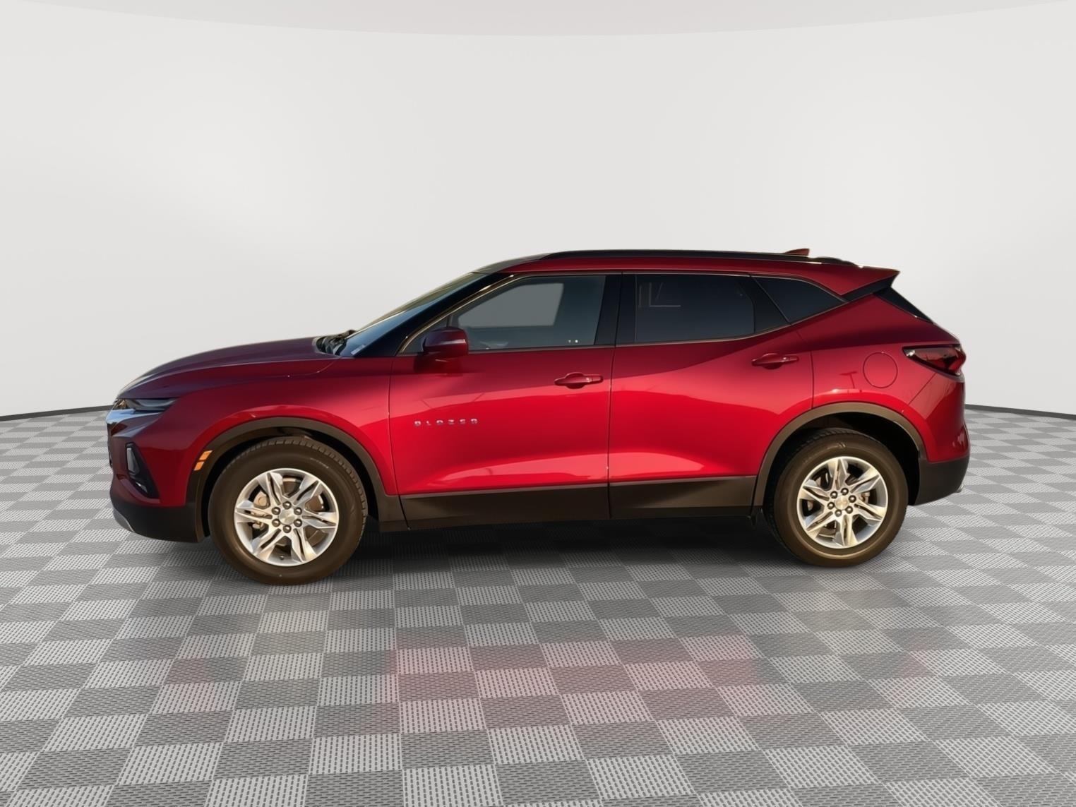 Used 2019 Chevrolet Blazer 2LT with VIN 3GNKBGRS1KS635554 for sale in Kansas City