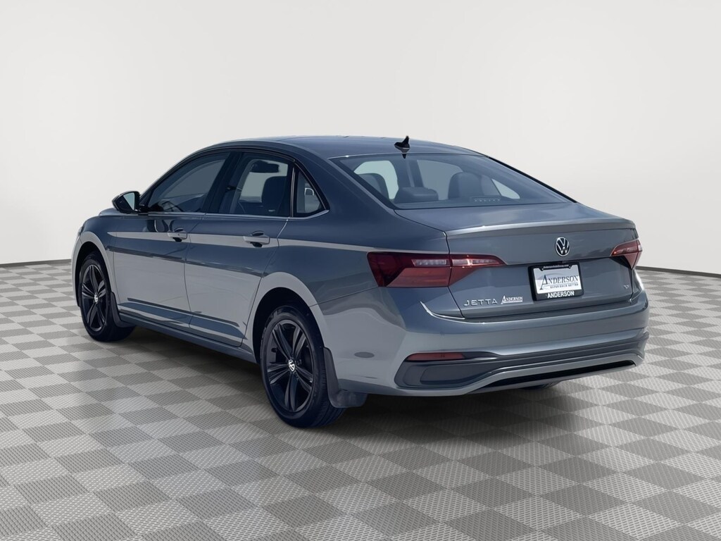 Used 2024 Volkswagen Jetta SE Sedan