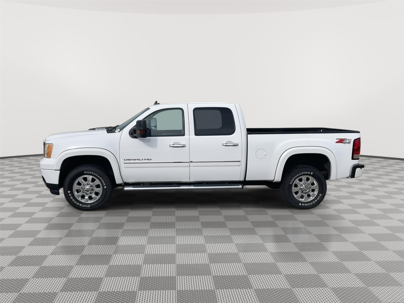 2011 Gmc Sierra Denali photo 2