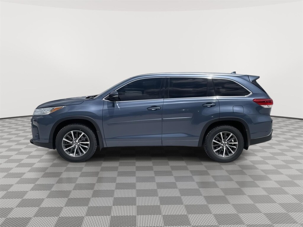 Used 2017 Toyota Highlander XLE SUV