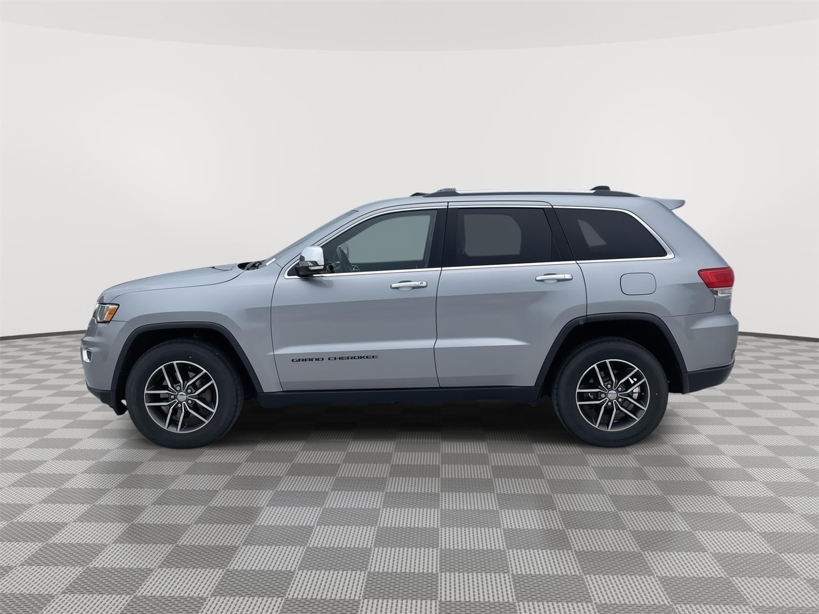 Used 2018 Jeep Grand Cherokee Limited with VIN 1C4RJFBG3JC476549 for sale in Grand Island, NE