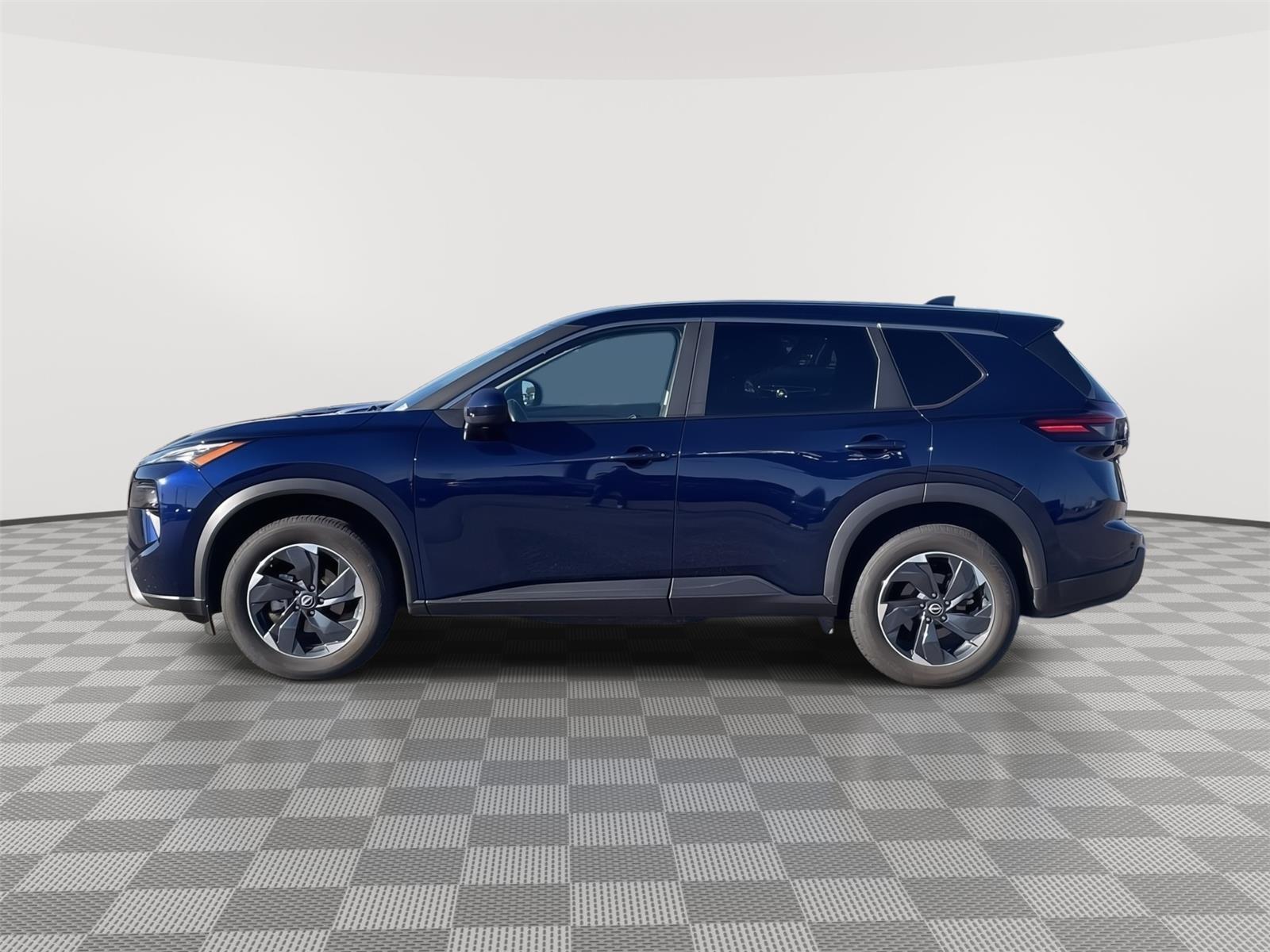 2024 Nissan Rogue SV photo 2