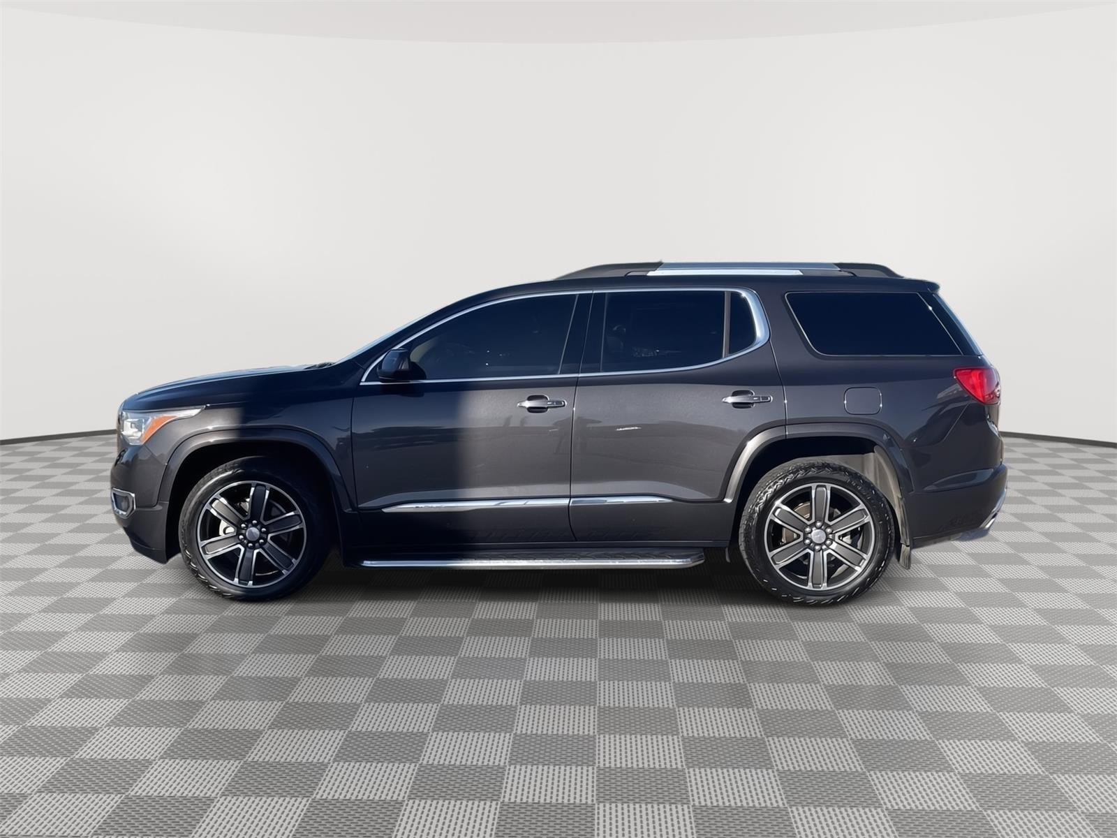 2018 Gmc Acadia Denali photo 2