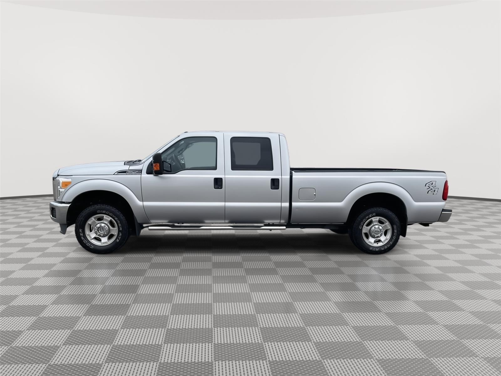 2016 Ford F-250 XLT photo 2