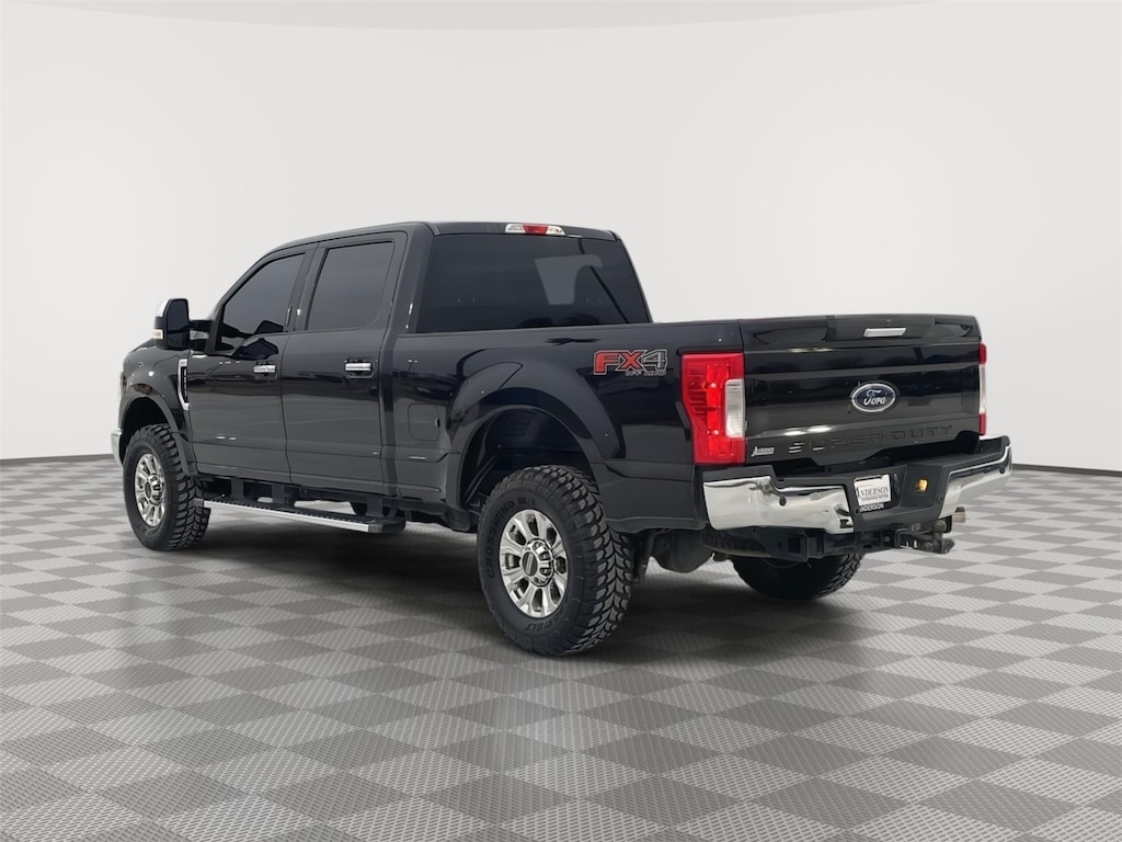 2019 Ford F-250 XLT photo 3