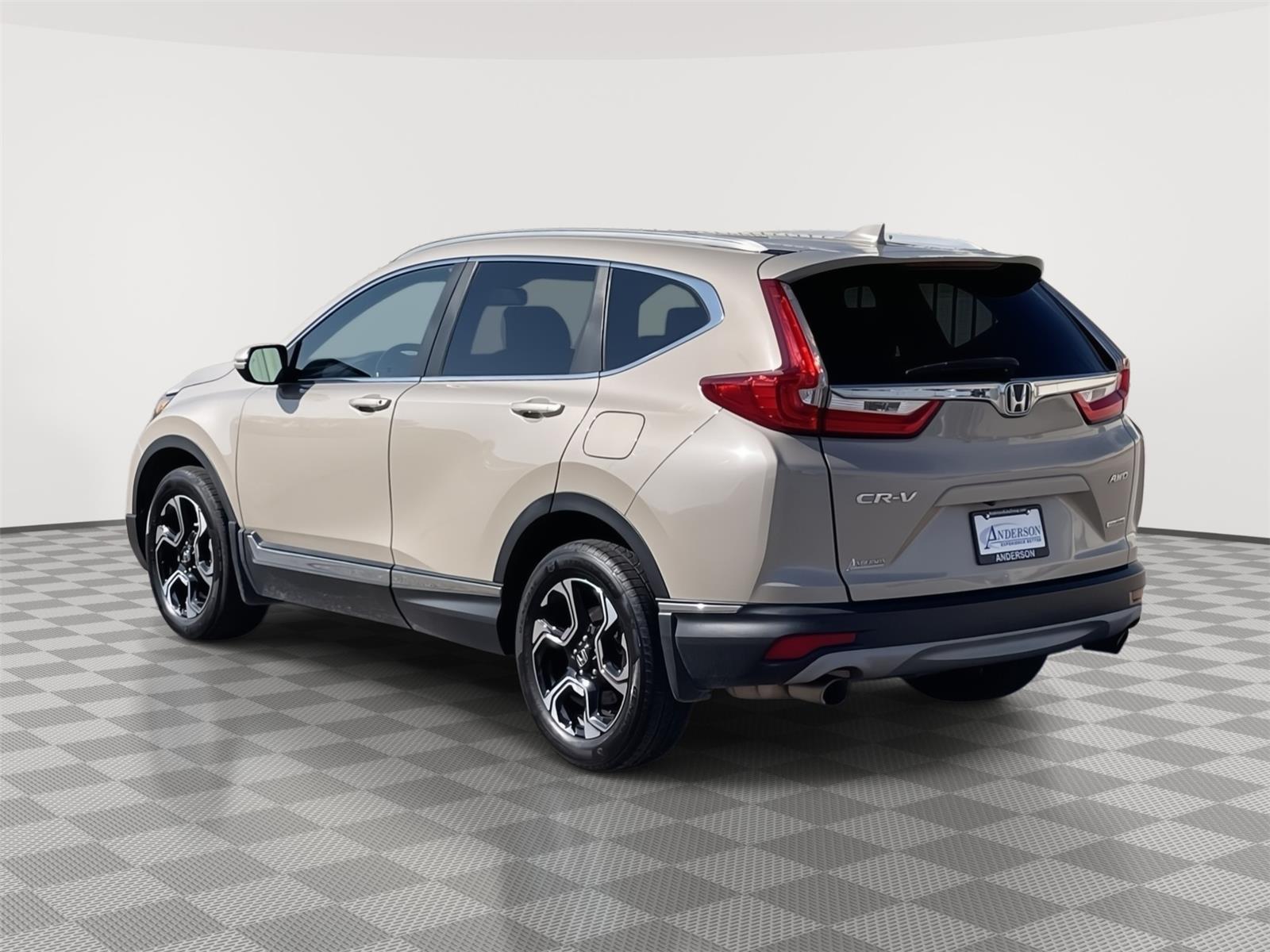2017 Honda CR-V Touring photo 4