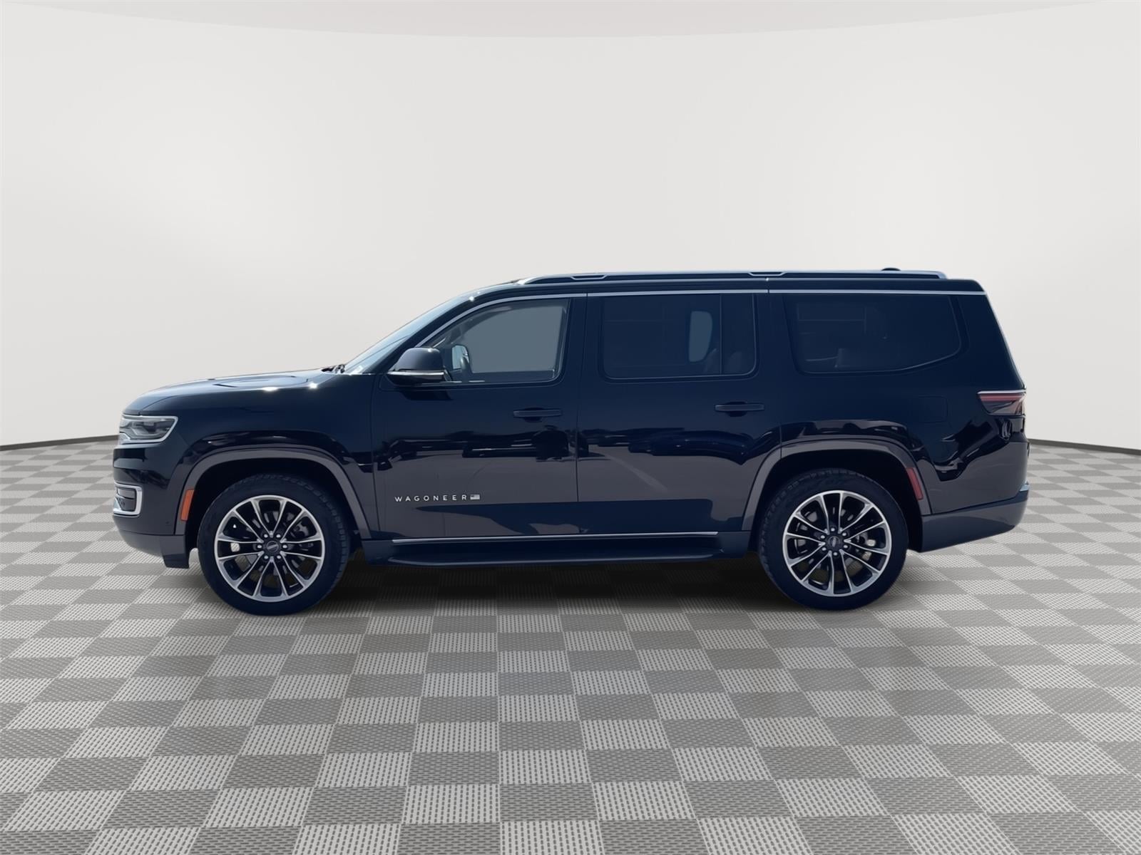Used 2022 Jeep Wagoneer Series II with VIN 1C4SJVBT6NS134551 for sale in Kansas City