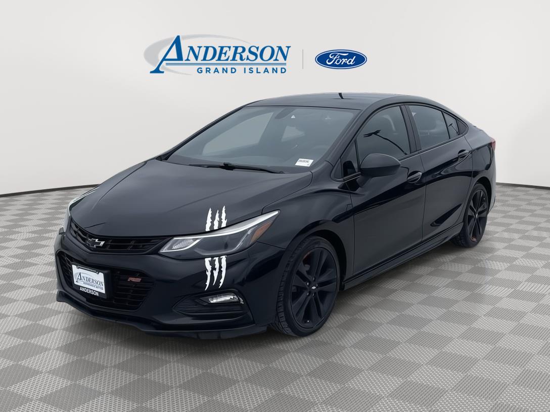 Used 2018 Chevrolet Cruze LT with VIN 1G1BE5SMXJ7183318 for sale in Grand Island, NE