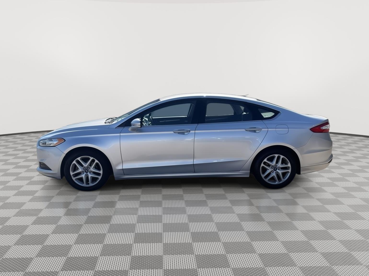 Used 2014 Ford Fusion SE Sedan