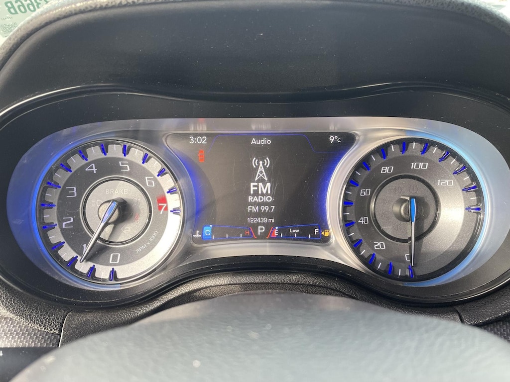 2015 Chrysler 300 photo 3