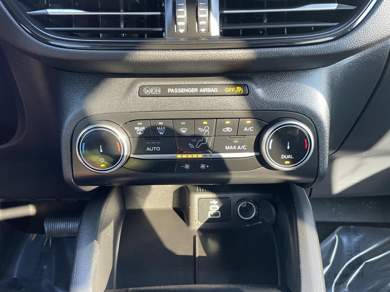 2025 Ford Escape ST-Line - Photo 26