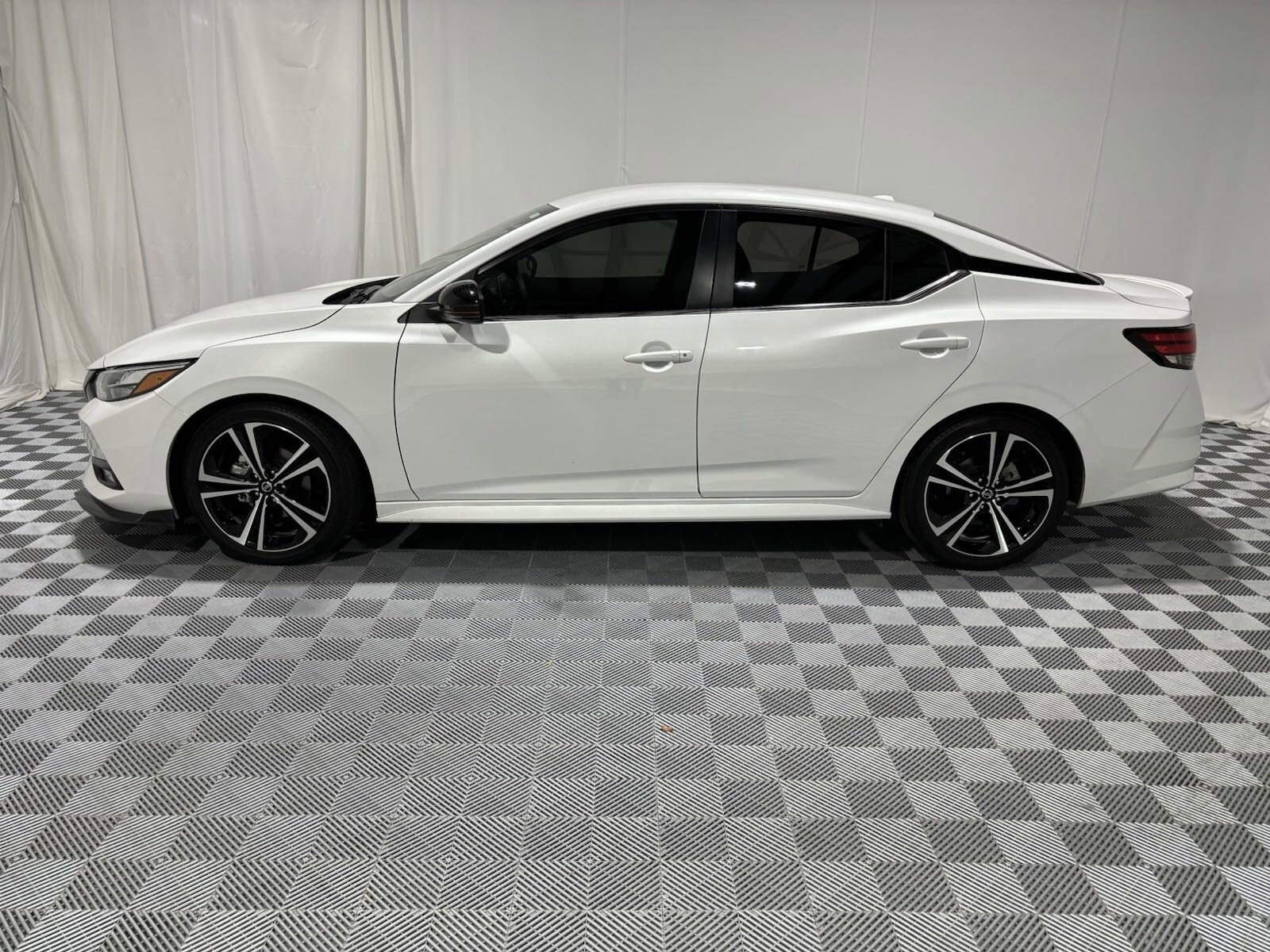 Used 2021 Nissan Sentra SR with VIN 3N1AB8DV6MY306217 for sale in Lincoln, NE