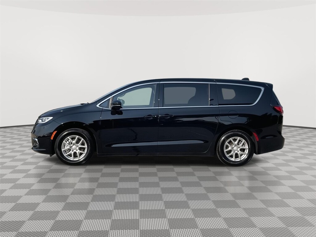 Used 2026 Chrysler Pacifica Select Van Passenger Van