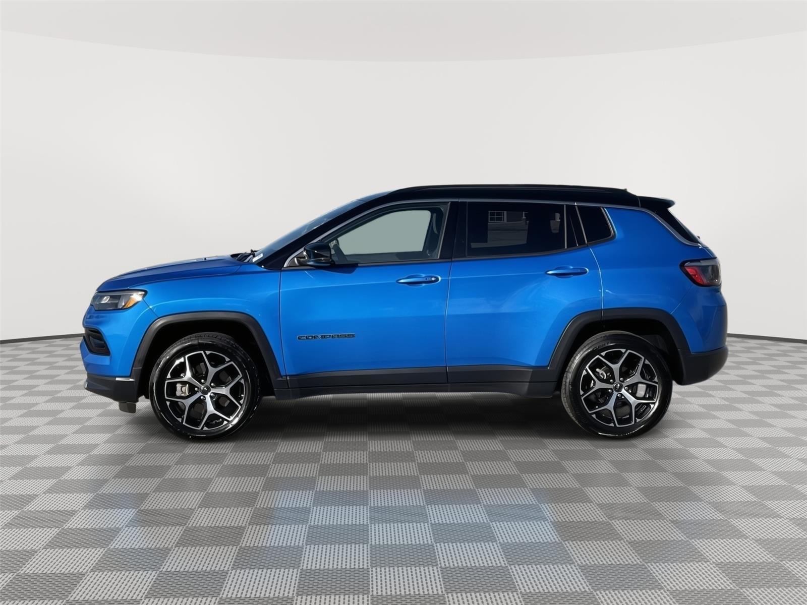 2025 Jeep Compass Limited - Photo 2