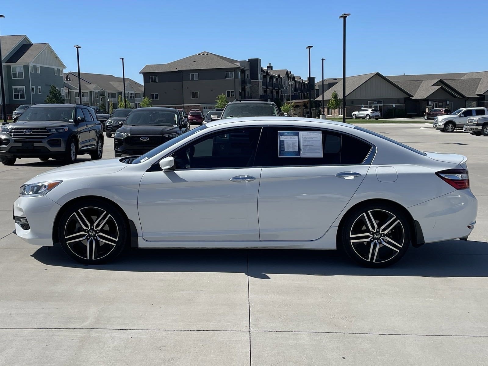 Used 2017 Honda Accord Sport SE with VIN 1HGCR2F19HA276666 for sale in Lincoln, NE