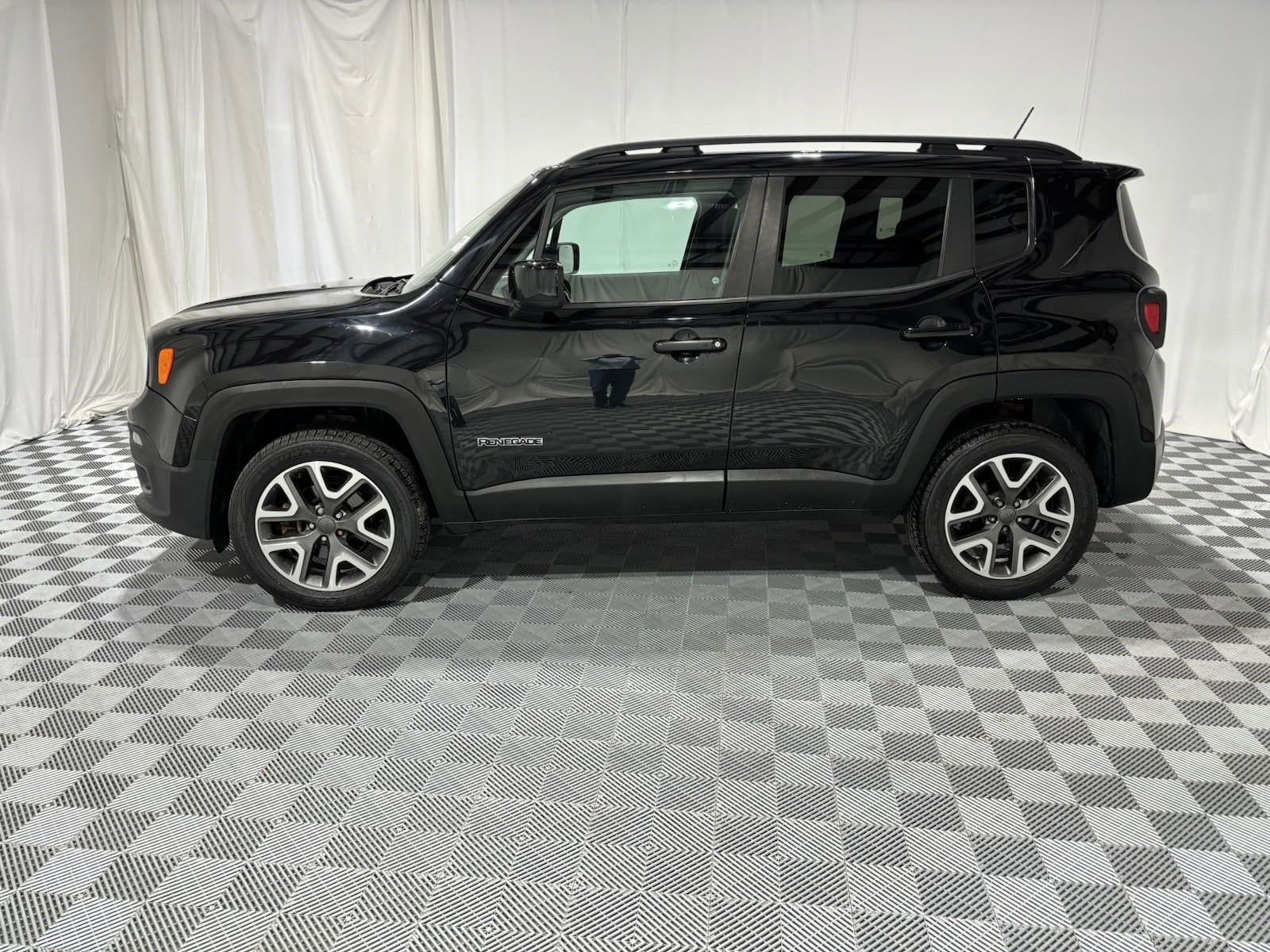 Used 2016 Jeep Renegade Latitude with VIN ZACCJBBTXGPE05607 for sale in Lincoln, NE