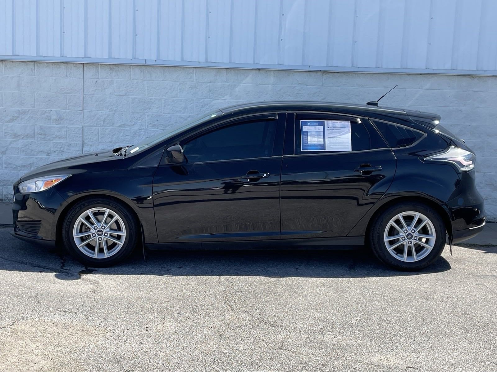 Used 2018 Ford Focus SE with VIN 1FADP3K2XJL288502 for sale in Lincoln, NE