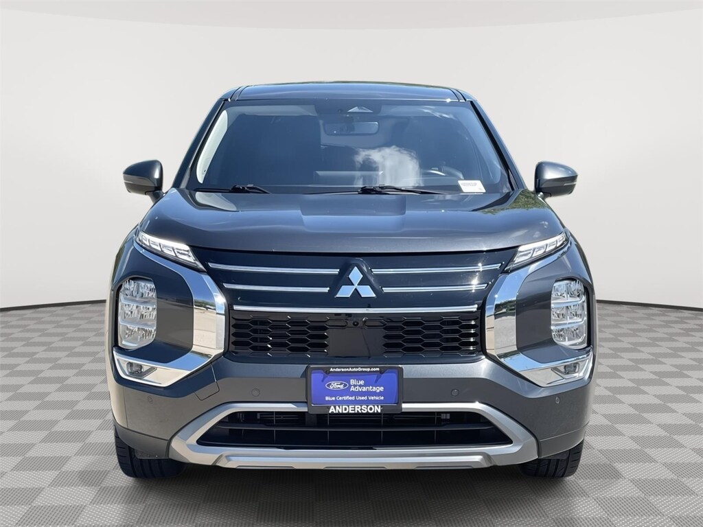 Used 2025 Mitsubishi Outlander SE SUV