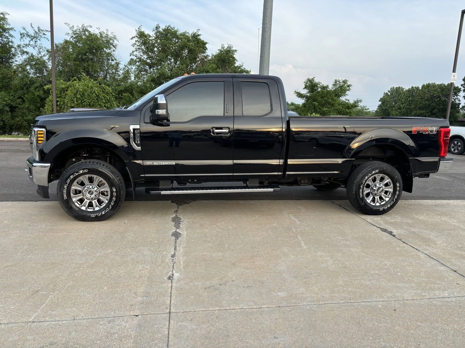 Used 2019 Ford F-350 Super Duty XLT with VIN 1FT8X3BT8KEG37716 for sale in Lincoln, NE