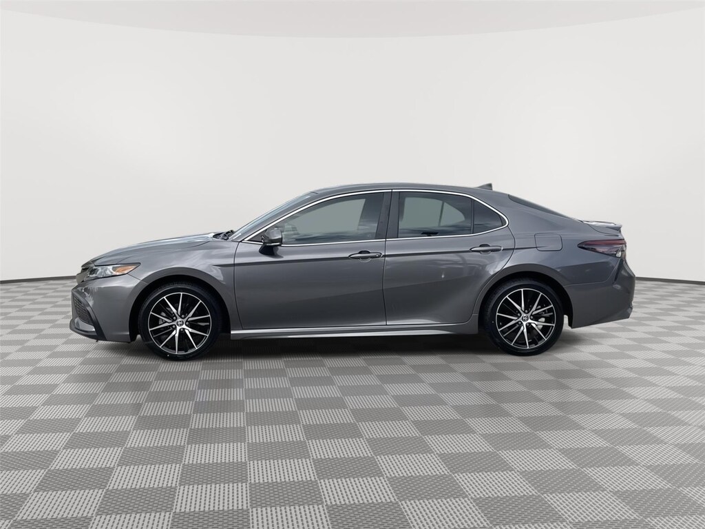 Used 2023 Toyota Camry SE Sedan