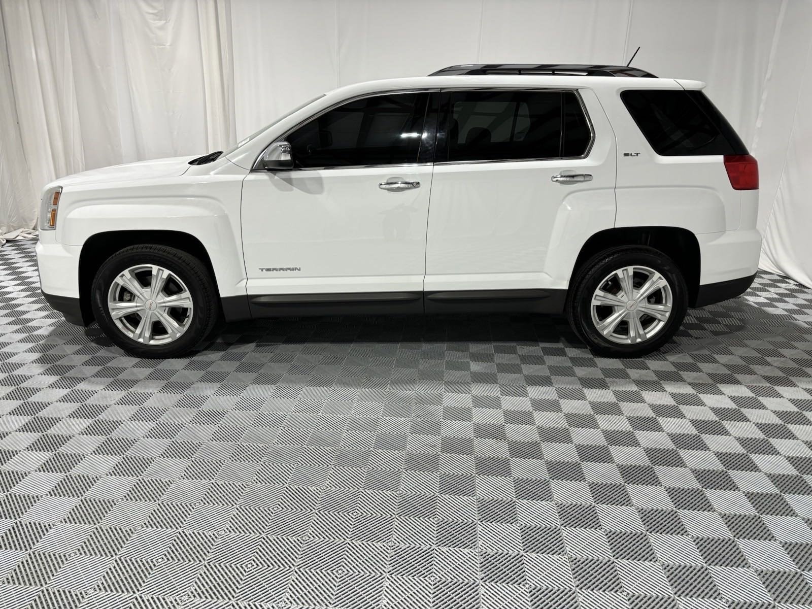 Used 2017 GMC Terrain SLT with VIN 2GKALPEK7H6313746 for sale in Lincoln, NE