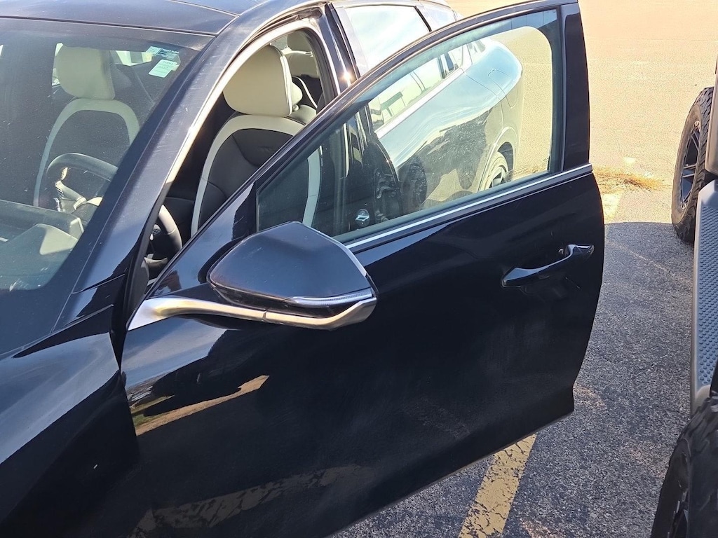 2025 Kia K4 GT-Line Turbo photo 4