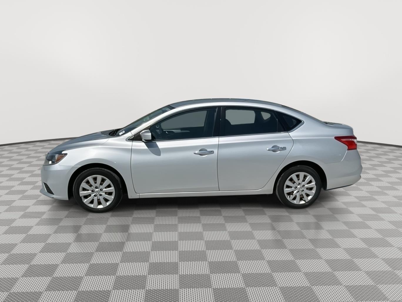 Used 2018 Nissan Sentra S with VIN 3N1AB7AP6JY331744 for sale in Saint Joseph, MO