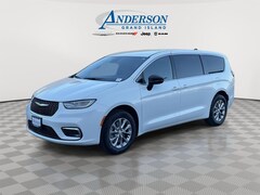 2026 Chrysler Pacifica SELECT AWD Passenger Van