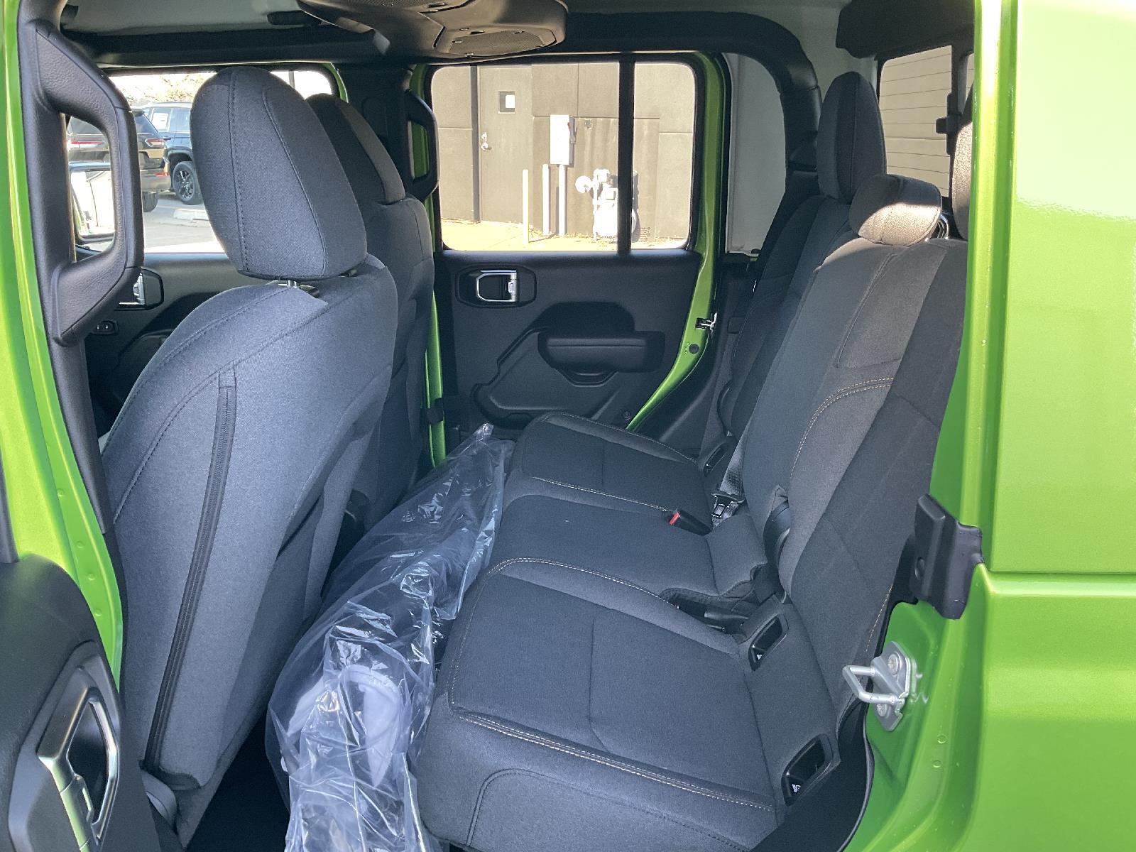 2025 Jeep Gladiator Nighthawk - Photo 15