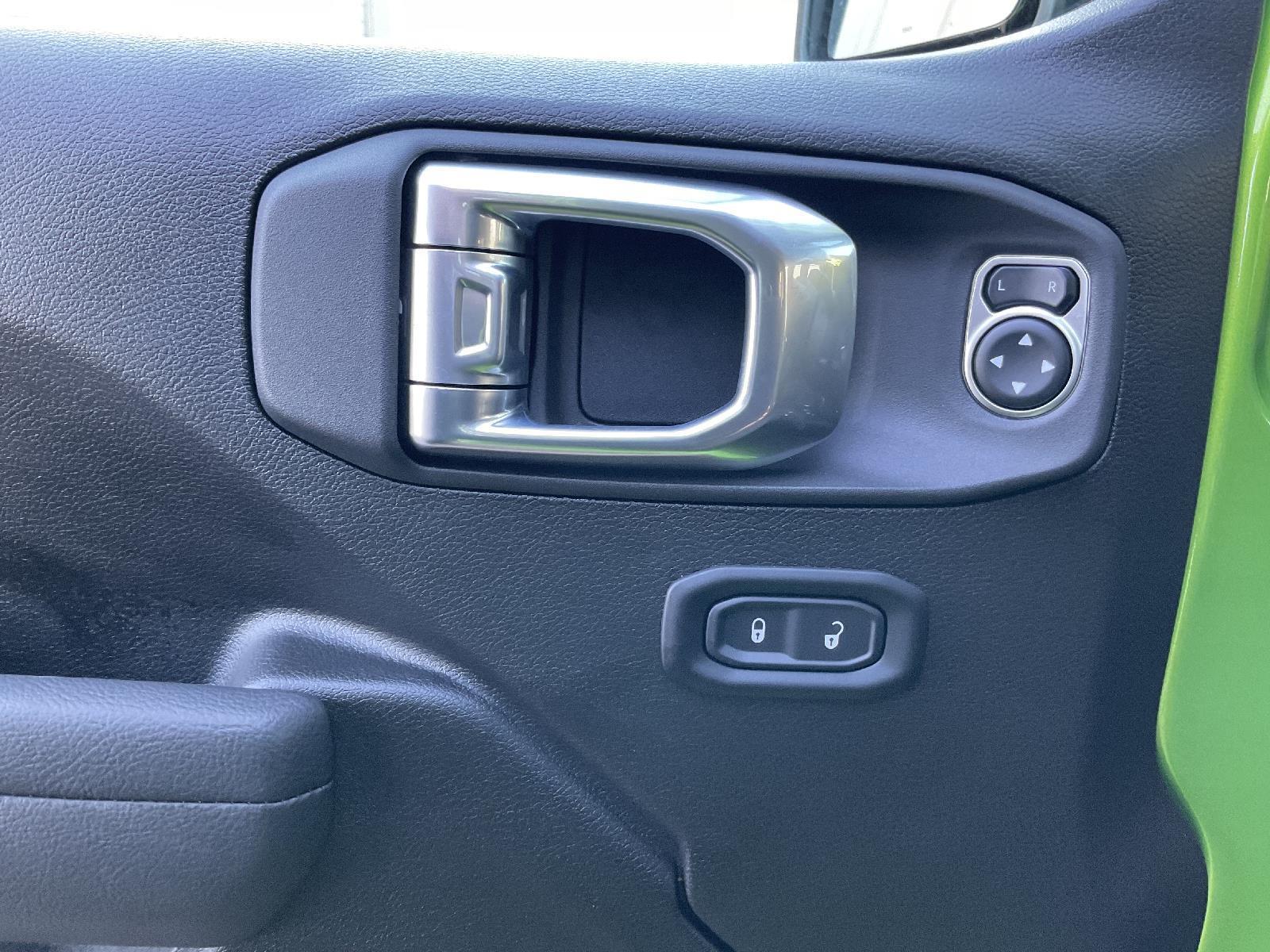 2025 Jeep Gladiator Nighthawk - Photo 11