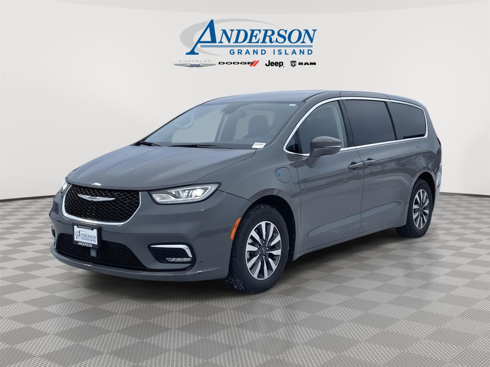 2022 Chrysler Pacifica Hybrid Touring L's photo