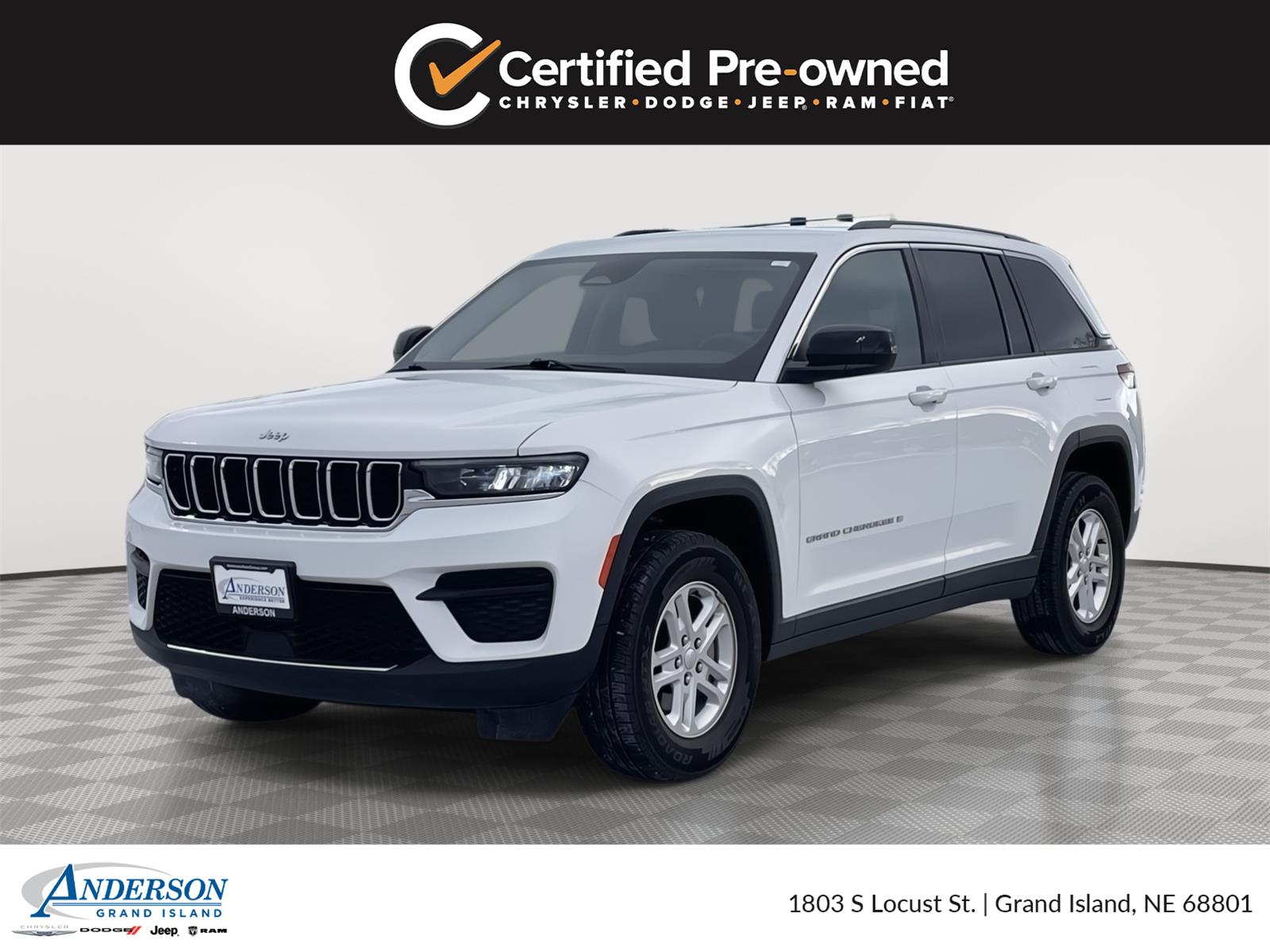 2024 Jeep Grand Cherokee Laredo's photo