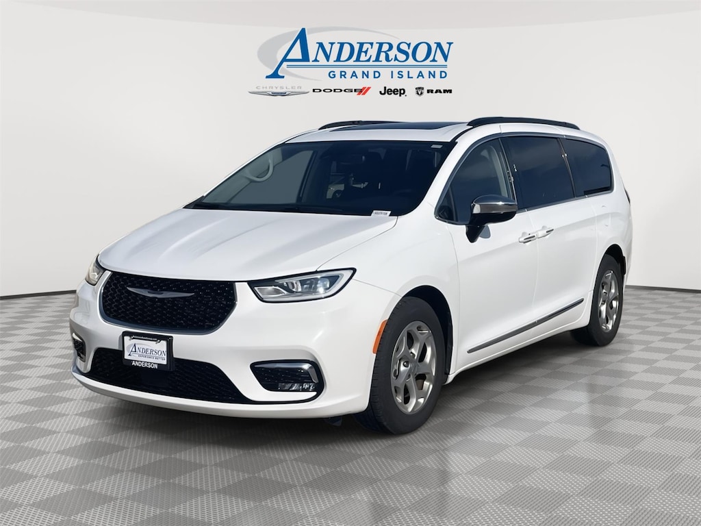 Used 2023 Chrysler Pacifica Limited Van Passenger Van